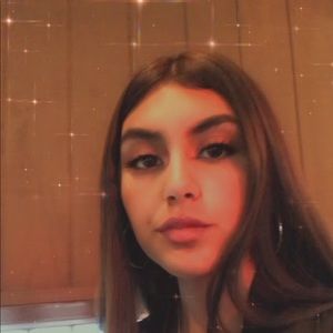 Meet your Posher, Daniela